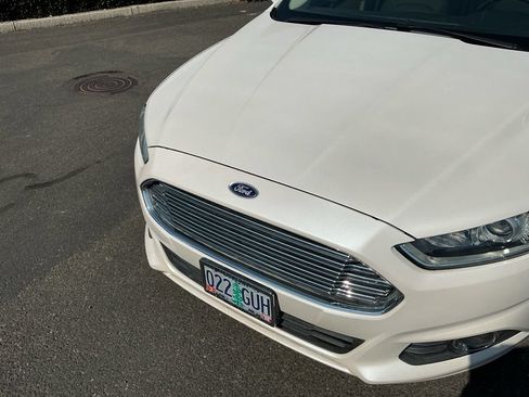 Used 2014 Ford Fusion SE w/ Equipment Group 202A FWD image 4