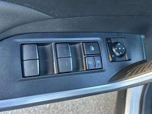 Used 2023 Toyota RAV4 XLE Premium image 17