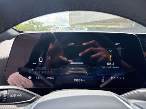 Used 2025 Chevrolet Equinox LT image 21