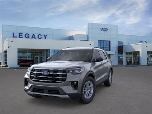 New 2026 Ford Explorer Active RWD image 2