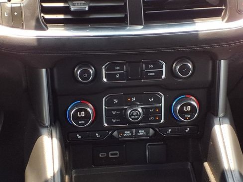 Used 2024 Chevrolet Tahoe LT RWD image 16