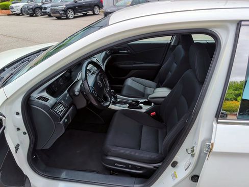 Used 2014 Honda Accord Sport image 8