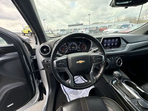 Used 2019 Chevrolet Blazer Premier w/ Sun and Wheels Package FWD image 11