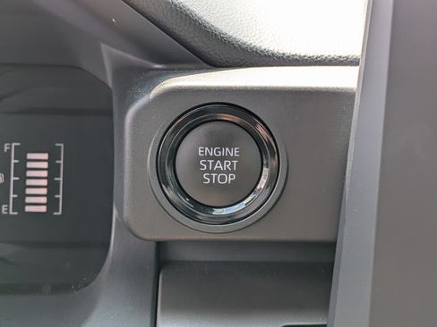 Certified 2024 Toyota Tacoma SR5 AWD/4WD image 26