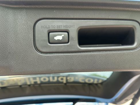Used 2025 Honda Pilot TrailSport image 30
