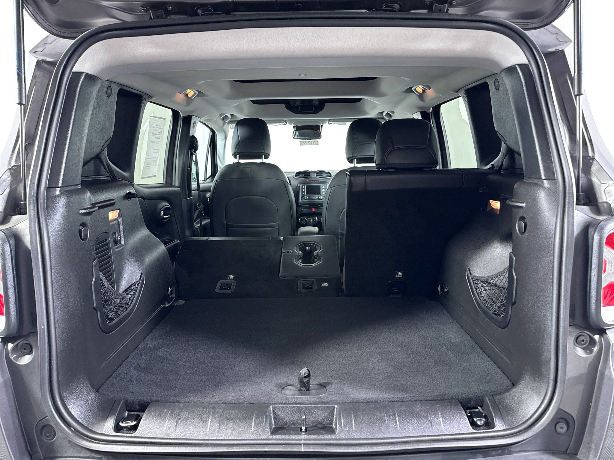Used 2016 Jeep Renegade Limited w/ Safety & Security Group AWD/4WD image 10