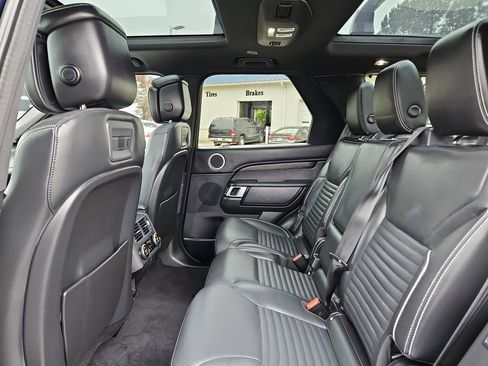 Used 2023 Land Rover Discovery HSE R-Dynamic AWD/4WD image 30