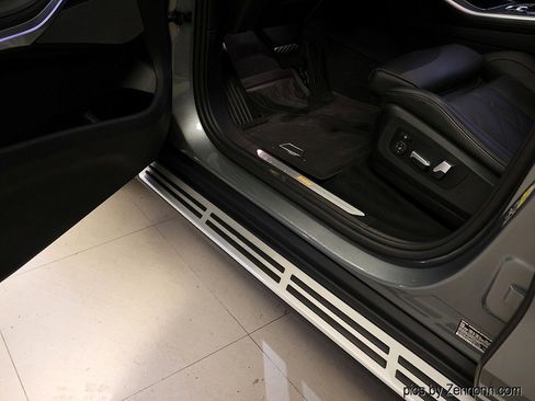 Certified 2024 BMW X5 xDrive40i w/ Premium Package image 29