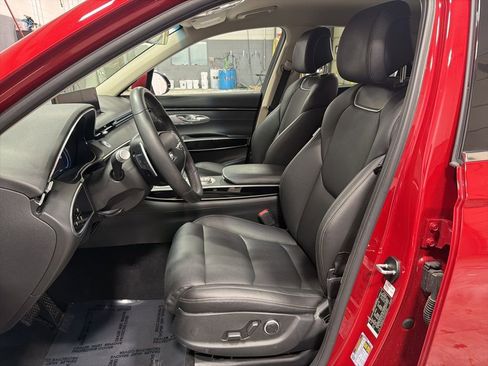 Used 2025 Genesis GV70 2.5T image 14