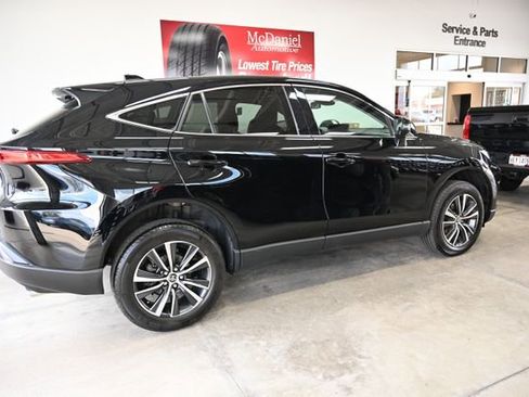 Used 2023 Toyota Venza LE AWD/4WD image 5
