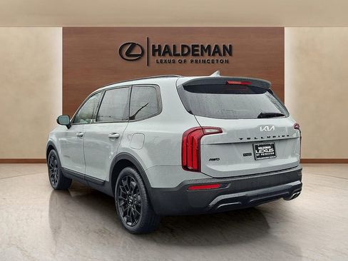 Used 2022 Kia Telluride EX w/ EX Premium Package image 4