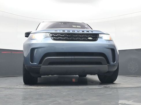 Used 2018 Land Rover Discovery SE image 16