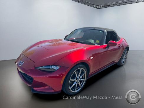 Used 2022 MAZDA MX-5 Miata Grand Touring RWD image 8
