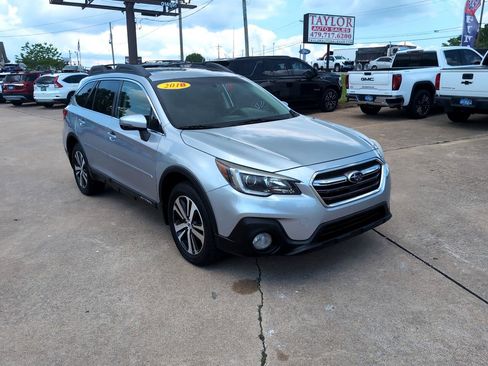 Used 2018 Subaru Outback 2.5i Limited image 3