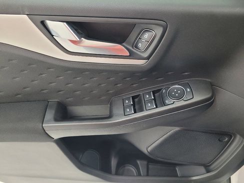 Used 2020 Ford Escape SE image 27