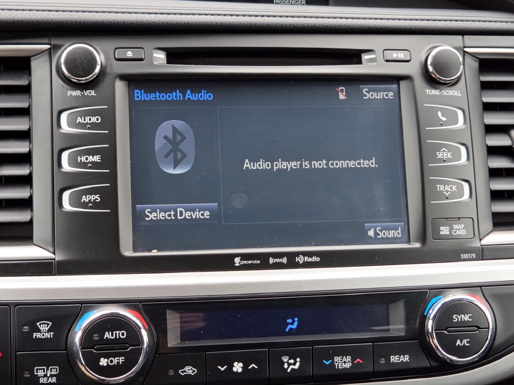 Used 2018 Toyota Highlander XLE AWD/4WD image 6