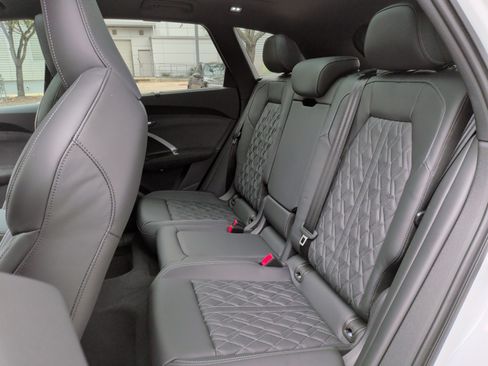 Used 2025 Audi SQ5 Premium Plus AWD/4WD image 33