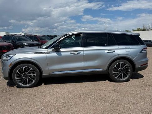 Used 2020 Lincoln Aviator Reserve w/ Equipment Group 202A AWD/4WD image 2
