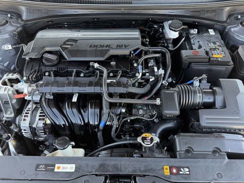 Used 2024 Hyundai Elantra SEL image 29