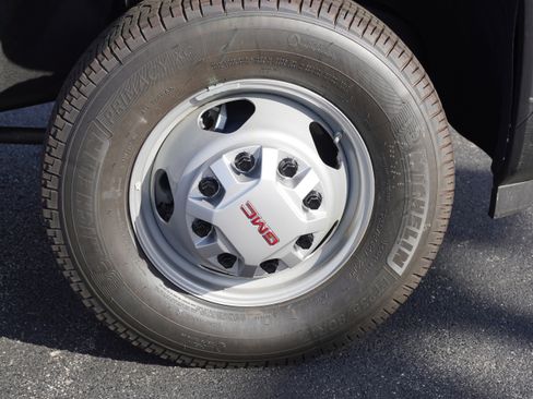 New 2025 GMC Sierra 3500 Pro w/ Convenience Package image 31