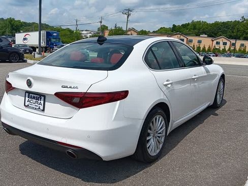 Used 2021 Alfa Romeo Giulia Sprint w/ Sun & Sound Package AWD/4WD image 5