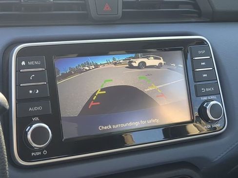 Used 2023 Nissan Versa SV image 30