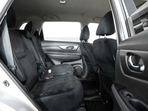 Used 2015 Nissan Rogue SV w/ SV Premium Package image 24