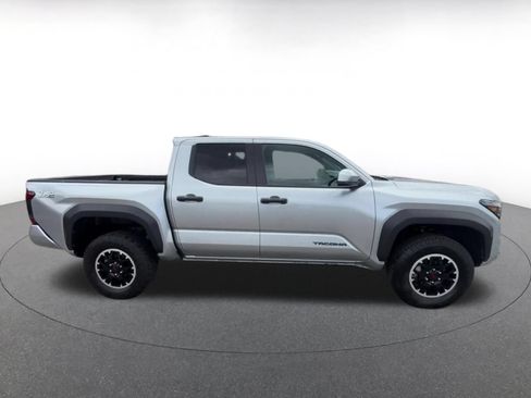 Used 2025 Toyota Tacoma TRD Off-Road AWD/4WD image 16