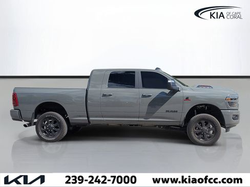 Used 2026 RAM 2500 Laramie AWD/4WD image 3