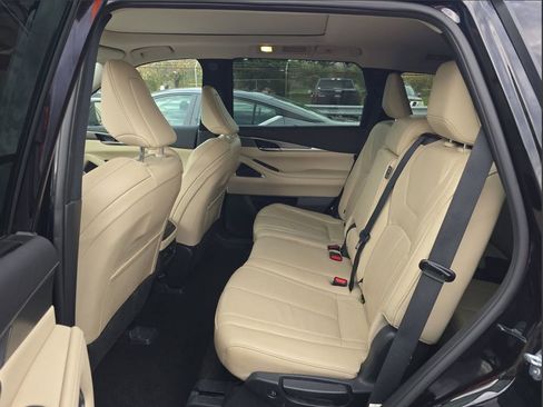 Used 2023 INFINITI QX60 Luxe w/ Performance Audio Package image 8