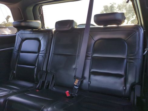 Used 2021 Lincoln Navigator Reserve w/ Luxury Package image 12