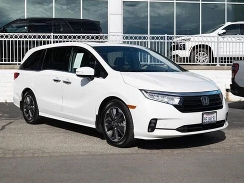 Used 2023 Honda Odyssey Elite image 2