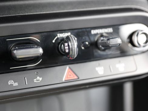 Used 2025 MINI Cooper 2-Door Hardtop image 24