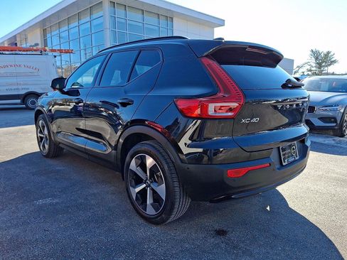 Certified 2025 Volvo XC40 B5 Plus image 4