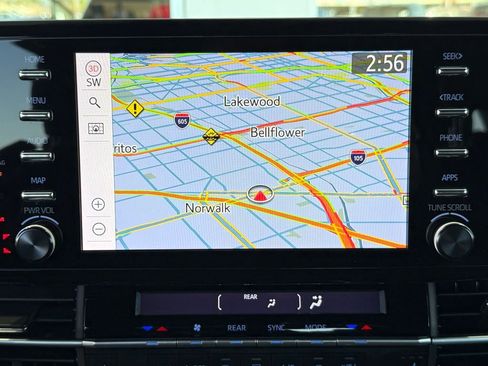 Certified 2023 Toyota Sienna XSE image 32