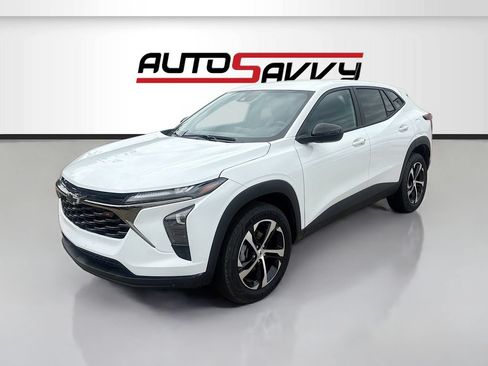 Used 2026 Chevrolet Trax RS FWD image 3