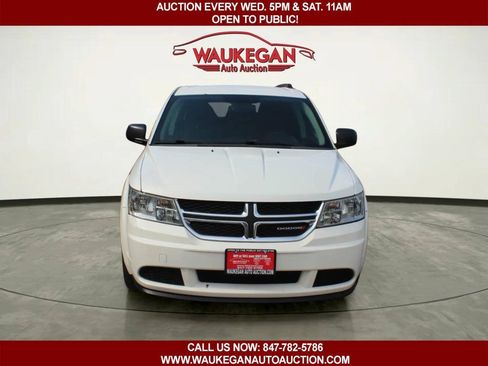 Used 2016 Dodge Journey SE w/ Flexible Seating Group FWD image 2