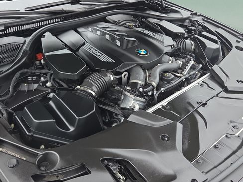 Used 2023 BMW M550i xDrive AWD/4WD image 18
