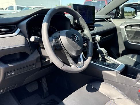 Used 2025 Toyota RAV4 XSE AWD/4WD image 15