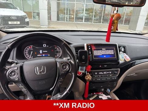 Used 2018 Honda Pilot Touring image 5