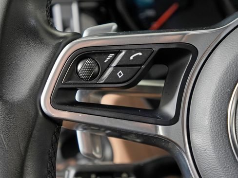 Certified 2021 Porsche Macan AWD/4WD image 28