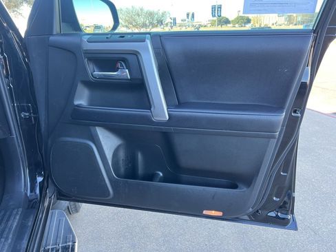 Used 2019 Toyota 4Runner SR5 Premium image 11