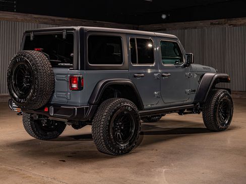 Used 2024 Jeep Wrangler Willys image 10