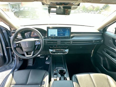 New 2025 Lincoln Corsair Reserve w/ Jet Appearance Package image 3