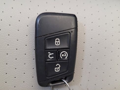 Used 2024 Volkswagen Jetta SE w/ Panoramic Sunroof Package image 32