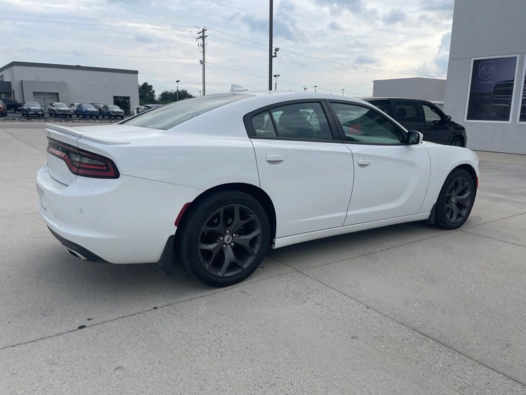 Used 2019 Dodge Charger SXT w/ Plus Group RWD image 7