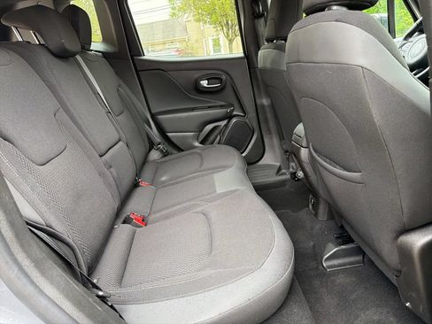 Used 2022 Jeep Renegade Altitude w/ Convenience Group AWD/4WD image 23