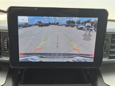 Used 2020 Ford Explorer XLT w/ Equipment Group 202A AWD/4WD image 20