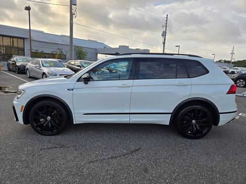 Used 2021 Volkswagen Tiguan SE R-Line image 4
