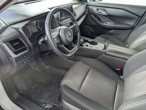 Used 2024 Nissan Rogue SV image 10